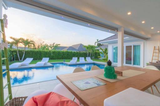 Quality 4-Bed Pool Villa near Hua Hin at Oasis Villas