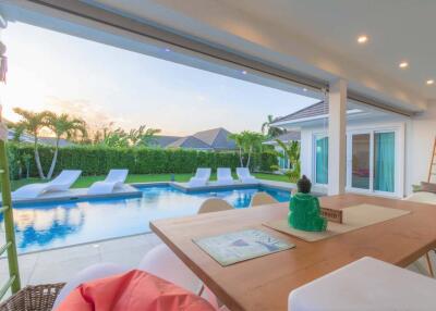 Quality 4-Bed Pool Villa near Hua Hin at Oasis Villas
