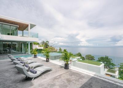 Luxurious premium, large 6-bedroom villa, with sea view in Cape Amarin project, on Kamala Beach beach