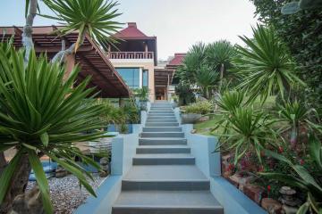 Exclusive Bali Sea View Villa at Hua Hin Panorama Resort