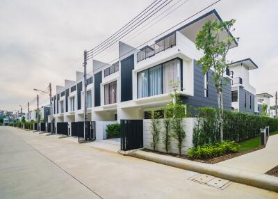 Stunning 3-bedroom villa, with garden view in Laguna Park project, on Bangtao/Laguna beach