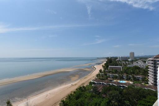 Beachfront Condo with Stunning Sea View at Sandy Beach