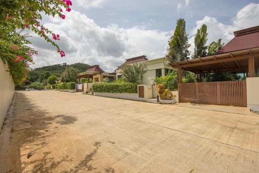 Well-designed Balinese Villa at Hua Hin Panorama Resort