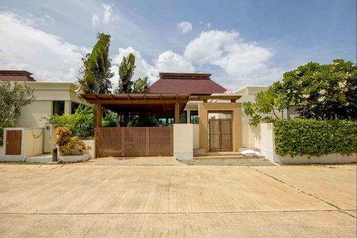 Well-designed Balinese Villa at Hua Hin Panorama Resort