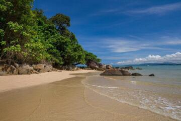 Chic 1-bedroom apartments, with sea view and near the sea, on Nai Yang beach