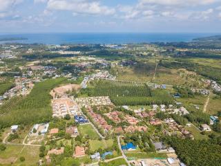 Stylish, large 8-bedroom villa, with pool view, on Bangtao/Laguna beach