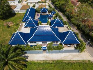 Stylish, large 8-bedroom villa, with pool view, on Bangtao/Laguna beach