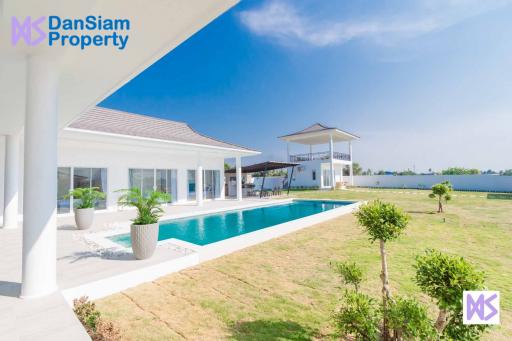 Brand new 5-Bed pool Villa in Hua Hin on Large Land Plot