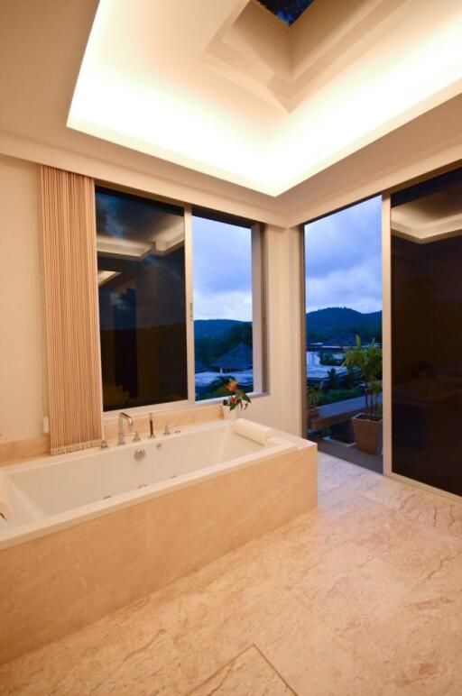Comfortable, spacious 4-bedroom villa, with sea view in The Villas Overlooking Layan project, on Bangtao/Laguna beach