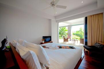 Comfortable, spacious 4-bedroom villa, with sea view in The Villas Overlooking Layan project, on Bangtao/Laguna beach