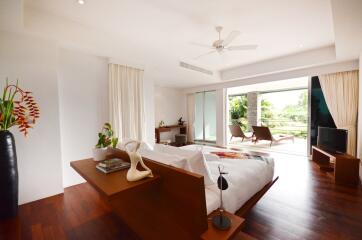 Comfortable, spacious 4-bedroom villa, with sea view in The Villas Overlooking Layan project, on Bangtao/Laguna beach