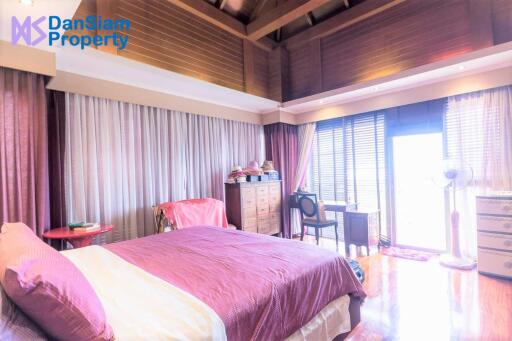 Beachfront Sea View Condo in Hua Hin at The Boathouse