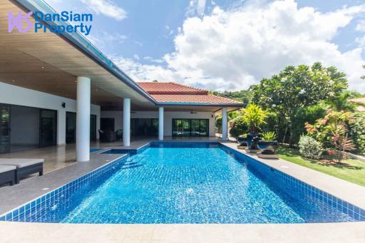 Absolute Luxury Pool Villa in Excellent South Hua Hin Location