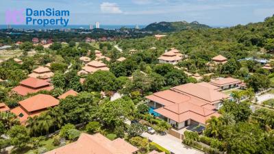 Absolute Luxury Pool Villa in Excellent South Hua Hin Location