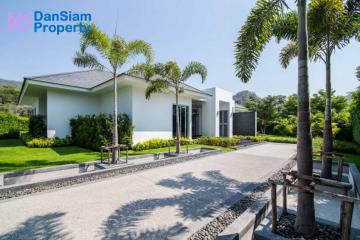 Contemporary High-end Villa in Hua Hin at Baan Ing Phu