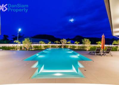 Luxury 5-Bedroom Pool Villa in Hua Hin with big Land Plot