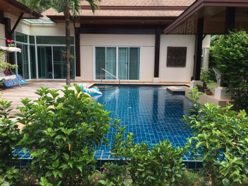 Cozy, large 3-bedroom villa near the sea, on Koh Kaew beach