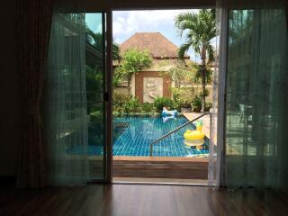 Cozy, large 3-bedroom villa near the sea, on Koh Kaew beach