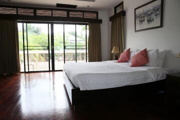 Luxurious, spacious 4-bedroom villa, with garden view in Royal Estate project, on Nai Harn beach