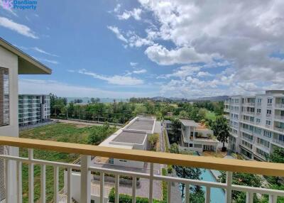 Topfloor Beach Condo in Hua Hin at Autumn Condominium