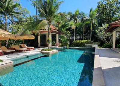Amazing, large 5-bedroom villa, with pool view, on Bangtao/Laguna beach