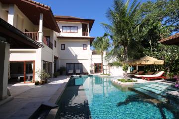 Amazing, large 5-bedroom villa, with pool view, on Bangtao/Laguna beach