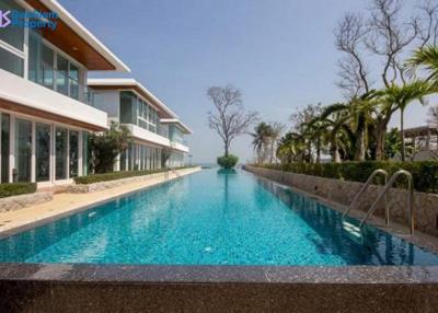 Beachfront Condo in Hua Hin Town at Dao Tem Fah