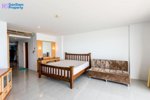 Sea View Beachfront Condo in Hua Hin at Sandy Beach