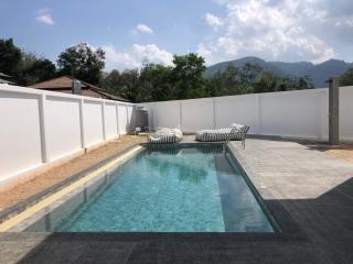 Gorgeous 3-bedroom villa, with pool view, on Ao Yon beach