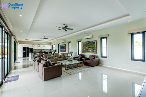 Large 4-Bedroom Pool Villa in Hua Hin/Cha-am at The Clouds