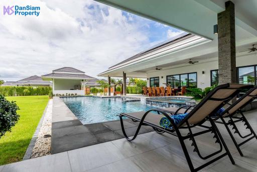 Large 4-Bedroom Pool Villa in Hua Hin/Cha-am at The Clouds