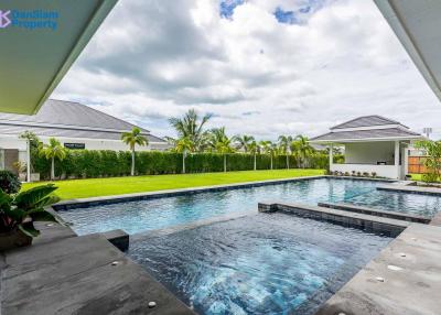 Large 4-Bedroom Pool Villa in Hua Hin/Cha-am at The Clouds