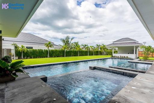 Large 4-Bedroom Pool Villa in Hua Hin/Cha-am at The Clouds