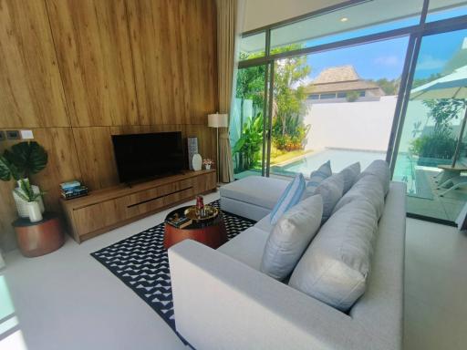 Astonishing 2-bedroom villa, with pool view, on Bangtao/Laguna beach