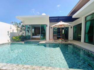 Astonishing 2-bedroom villa, with pool view, on Bangtao/Laguna beach