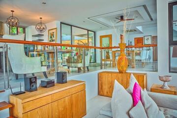 Stunning premium, large 6-bedroom villa, with sea view, on Surin Beach beach