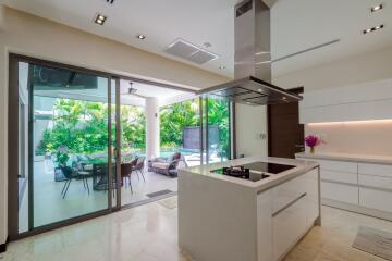 Gorgeous, spacious 3-bedroom villa, with pool view in Diamond Tree Villa project, on Bangtao/Laguna beach