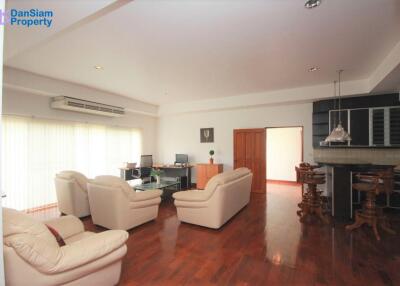 Topfloor Golf Condo in Hua Hin at Palm Hills Golf Resort