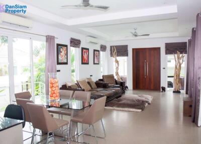 Luxury 3-Bedroom Pool Villa in Hua Hin at Red Mountain