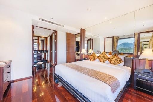 Luxurious 3-bedroom penthouse, with sea view in Royal Phuket Marina project, on Koh Kaew beach