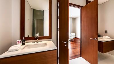 5 ห้องนอน, 5 ห้องน้ำ บ้าน ราคา ฿ 200,000,000
