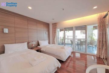 Beachfront Seaview Condo in Hua Hin at Baan Somprasong