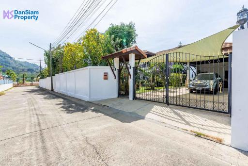 Well-designed Pool Villa in Hua Hin near Khao Tao Beach