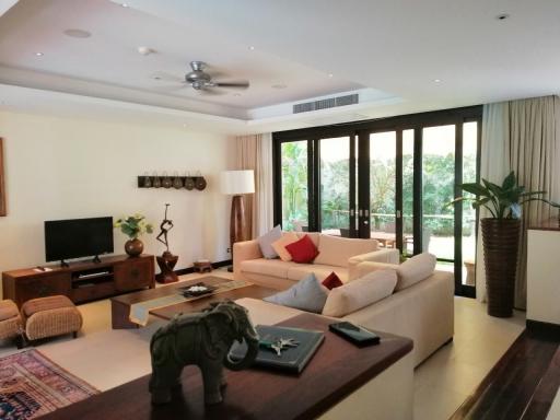 Fashionable, spacious 4-bedroom villa, with pool view and near the sea in Chom Tawan project, on Bangtao/Laguna beach  ( + Video review)