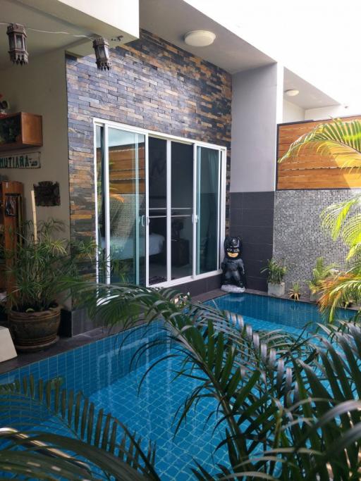 Luxury 2-bedroom villa, with pool view and near the sea, on Thalang beach