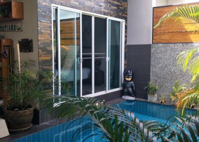 Luxury 2-bedroom villa, with pool view and near the sea, on Thalang beach