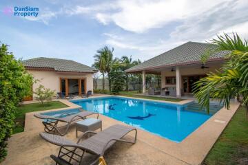 Grand 4-Bedroom Villa in Hua Hin at Coconut Gardens1