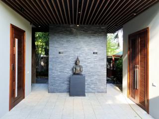 Stunning, large 3-bedroom villa, with pool view in Baan Bua Modern Zen project, on Nai Harn beach