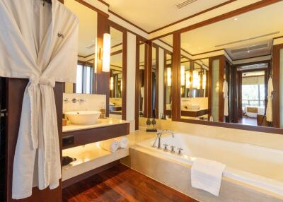 2 ห้องนอน, 2 ห้องน้ำ คอนโด ราคา ฿ 50,850,000