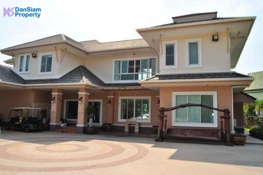 Two-storey Golf Villa in Hua Hin at Palm Hills Golf Resort